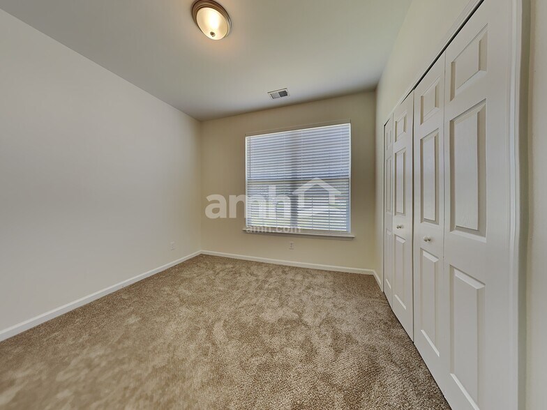 Building Photo - 8 Prominence Point