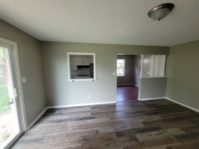 Building Photo - 4904 NW 29th St