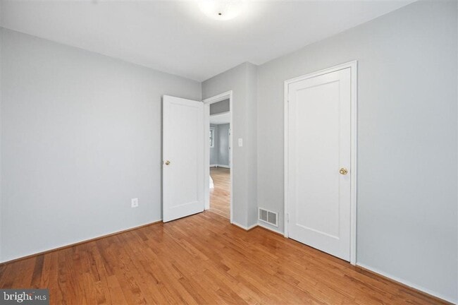 Building Photo - 2918 Monroe Pl