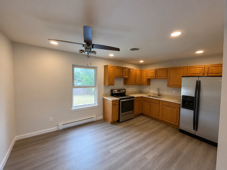 KITCHEN - 200 Algonquin Trl
