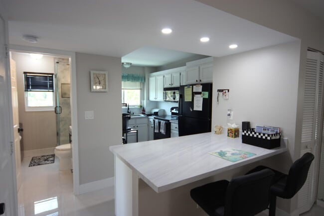Building Photo - 270 Bella Vista Ct N