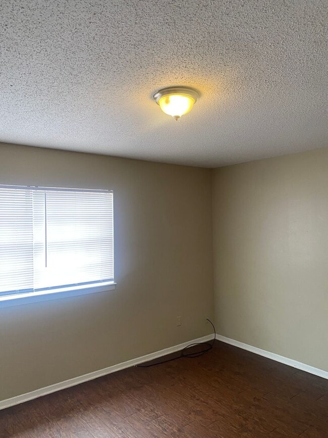 Building Photo - 3772 Hyacinth Dr