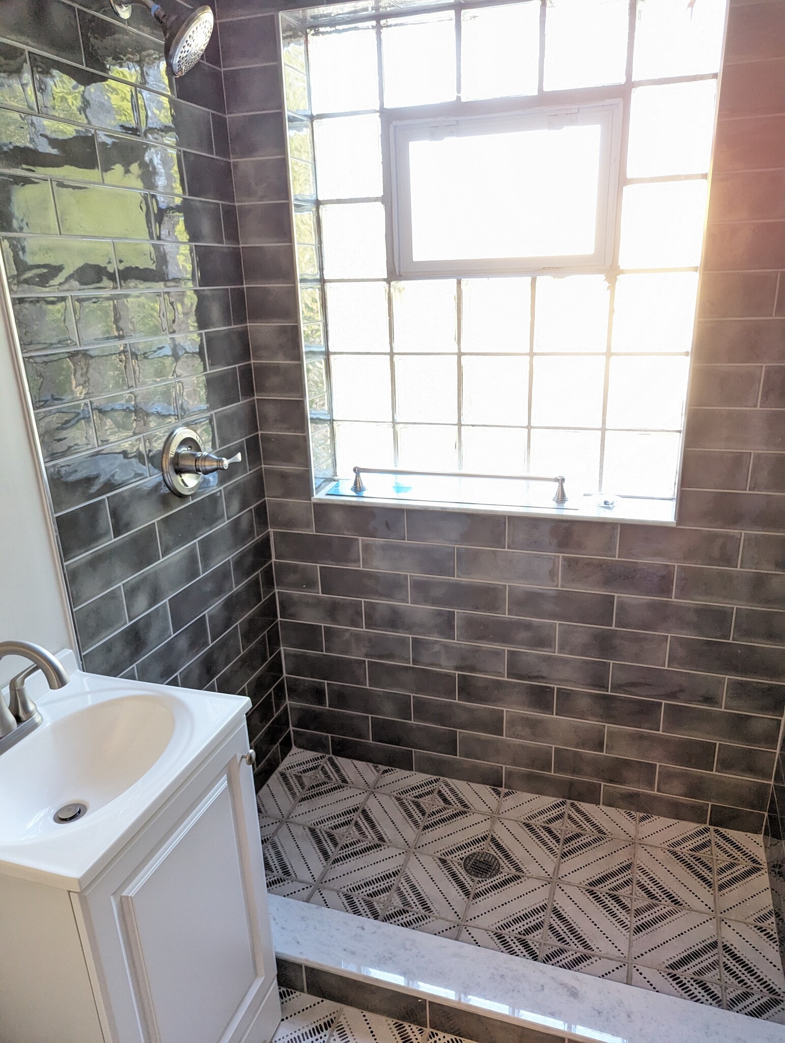 Building Photo - 3322 W Catalpa Ave