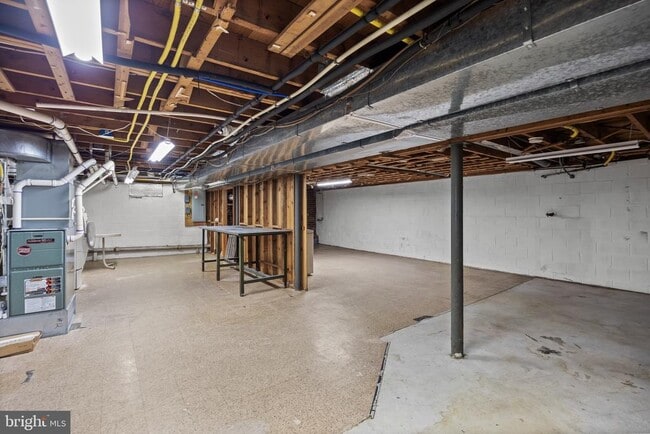 Building Photo - 109 Avaleen Pl