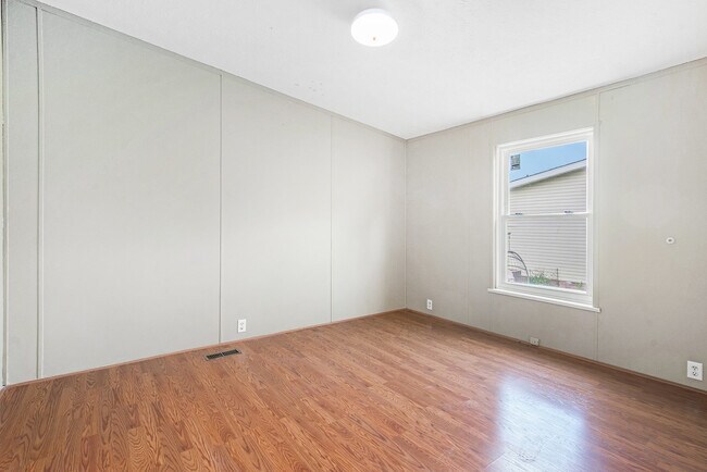 Building Photo - 356 Burr Oak Ln
