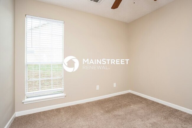 Building Photo - 3 Bedroom Pet-Friendly Home in Riverdale, GA with Main Street Renewal