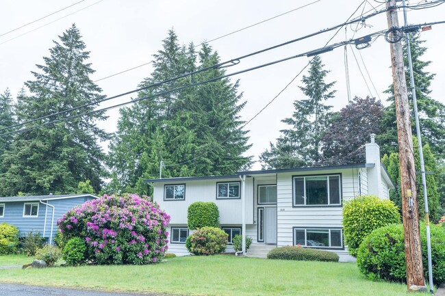 Building Photo - 4bed/3bath home in Finn Hill