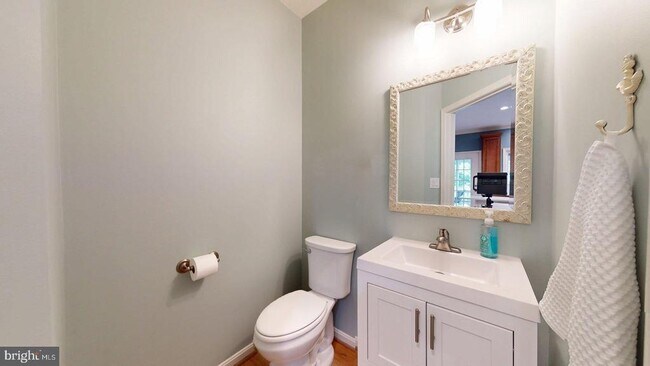 Building Photo - 14 Palace Ln