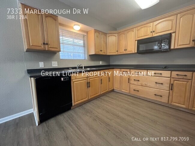 Building Photo - 7333 Marlborough Dr W