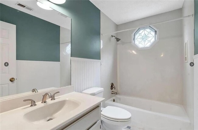 Building Photo - 1880 Meadowchase Ct