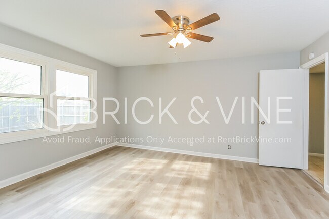 Building Photo - 403 George L Cross Ct