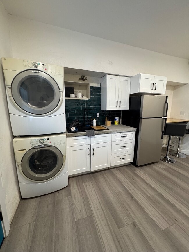 Building Photo - 1845 E Monroe St