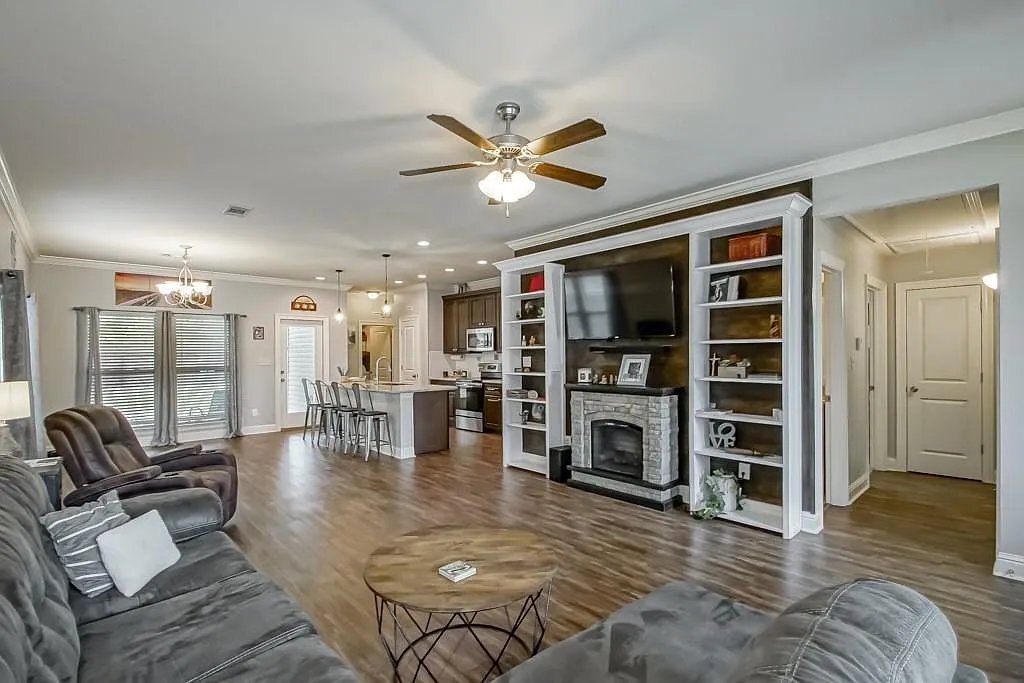 Building Photo - 59450 Spring Dr