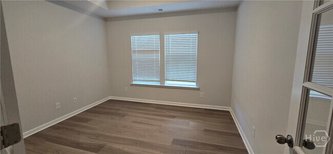 Building Photo - 107 Weyview Gdns