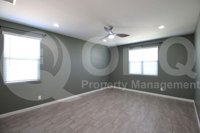 Building Photo - 2207 E Citadel Dr