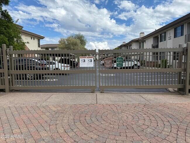 Building Photo - 6900 E Princess Dr