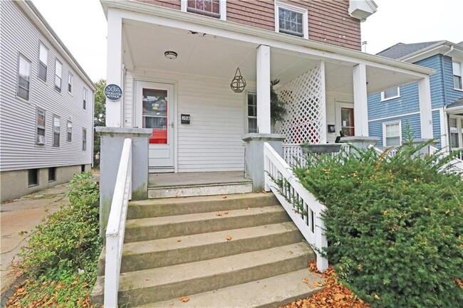 Building Photo - 30 Thurston Ave