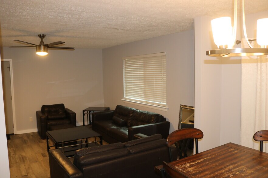 Building Photo - 3830 Kensingwood Trce