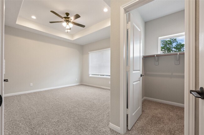 Building Photo - 14010 Longstreet Rd