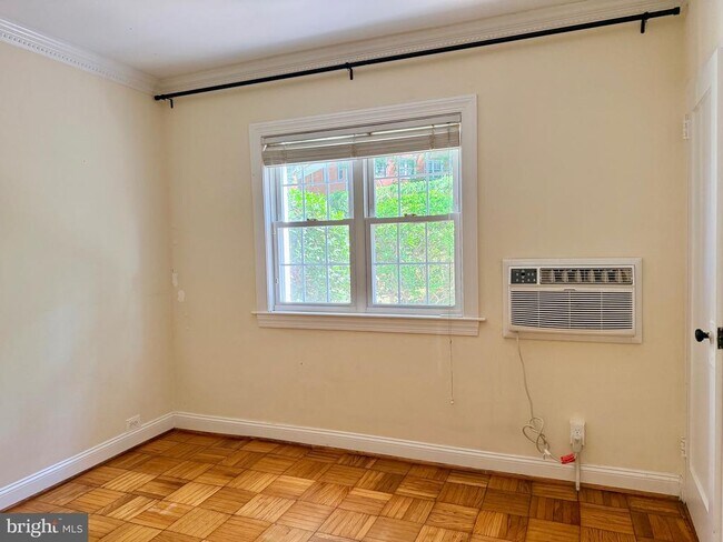 Building Photo - 1628 Ripon Pl