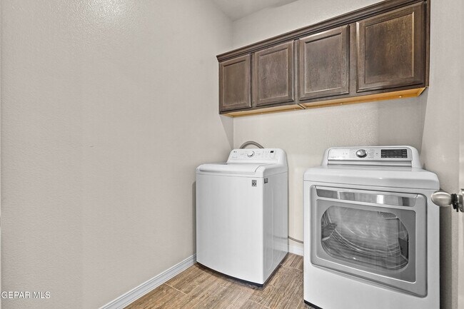 Building Photo - 4524 McBee Ct