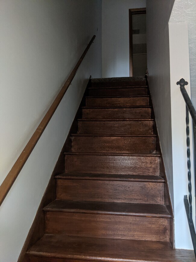 Stairway - 39 W Lincoln St