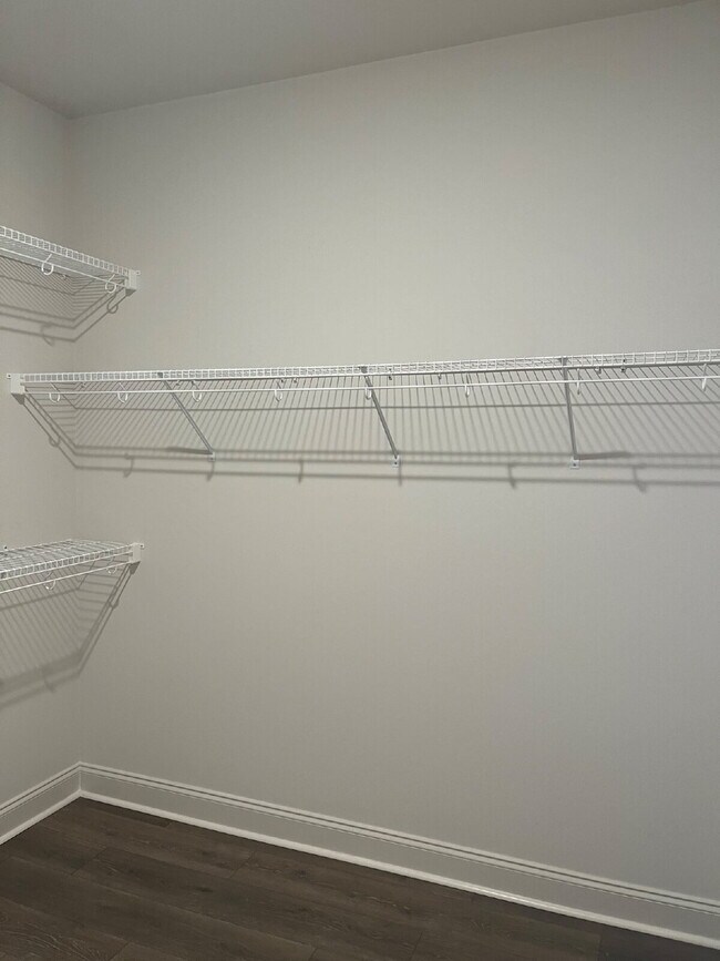 Building Photo - "Spacious 4-Bedroom Retreat with 3.5 Baths in Charming Mt. Juliet!"