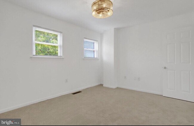 Building Photo - 5934 Mayflower Ct