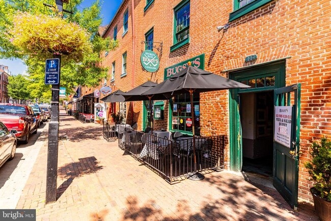 Building Photo - 705 Lyles Ln