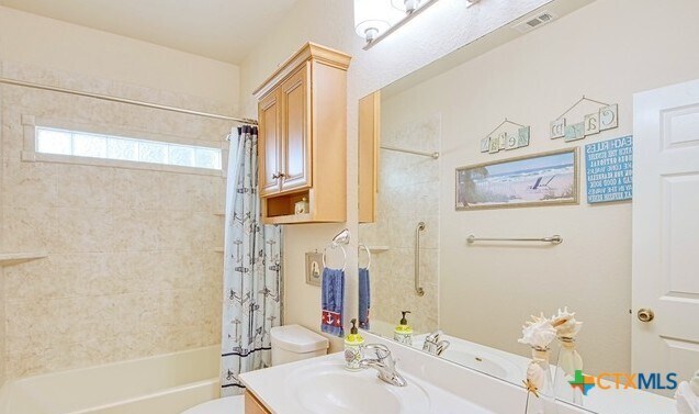 Building Photo - 145 Kipper Ave