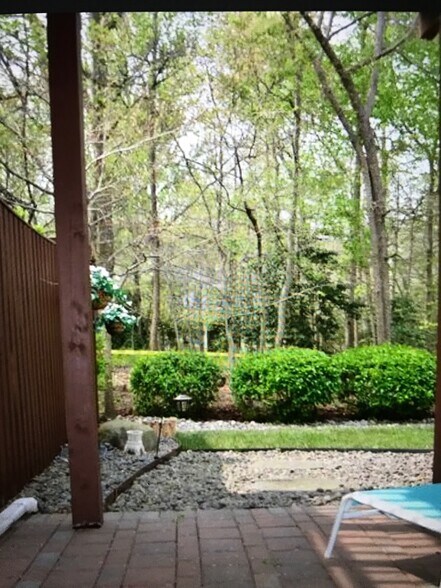 Building Photo - 205 Tilden Way