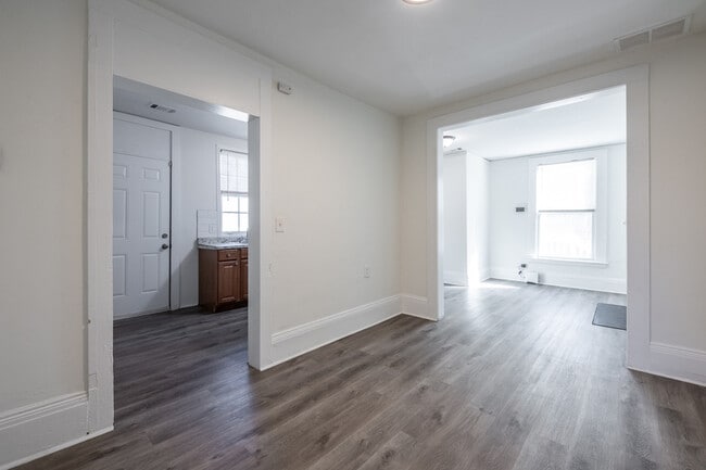 Building Photo - 406 Paines Ave NW