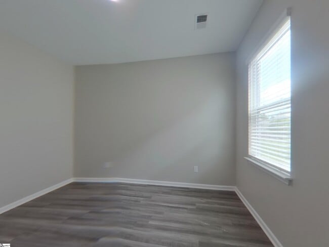 Building Photo - 210 Sweetgrass Ln