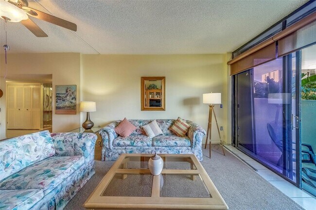 Building Photo - 400 Island Way