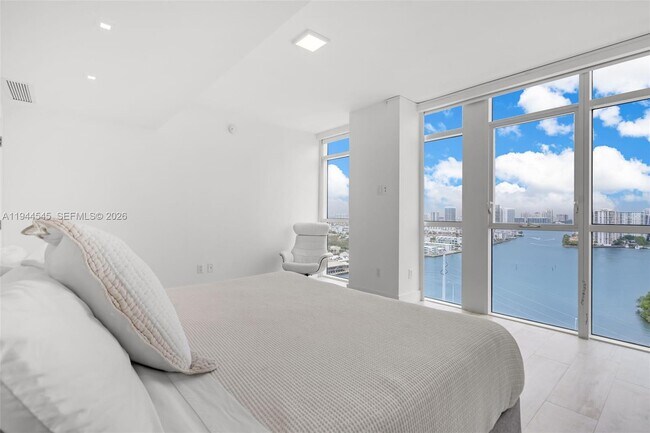 Building Photo - 400 Sunny Isles Blvd