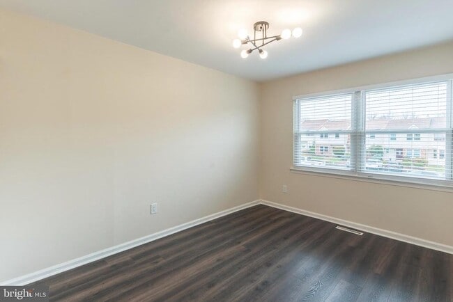 Building Photo - 308 Wayne Ct