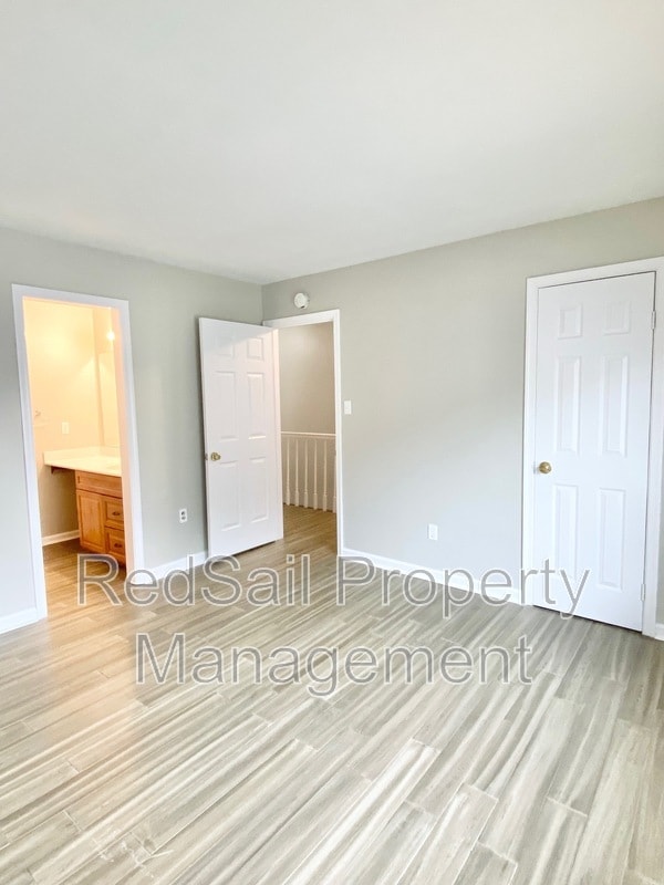 Building Photo - 5612 Picadilly Ln