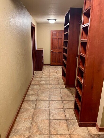 Building Photo - 260 Alto Ln