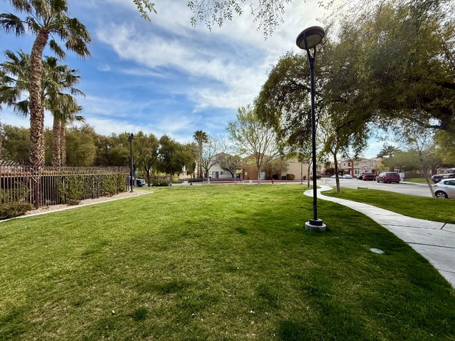 Building Photo - 10448 Wild Bill Ct