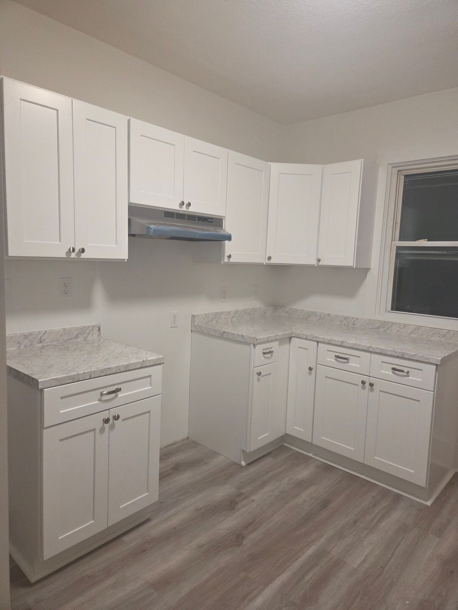 Kitchen - 467 Maplewood Ave