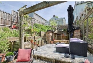 Building Photo - 156 N Clinton St