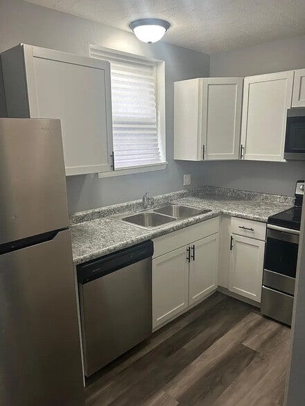 Building Photo - 6020 Birch St