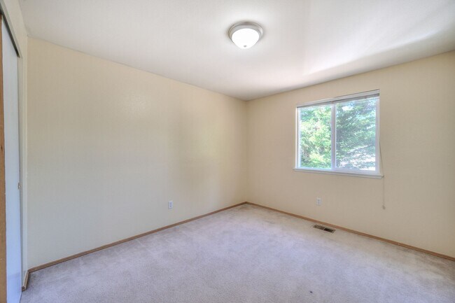 Building Photo - 14736 SE 185th Pl