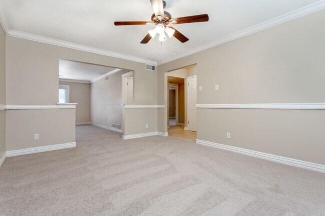 Building Photo - Updated 4-Bedroom, 2-Bath Home in RISD