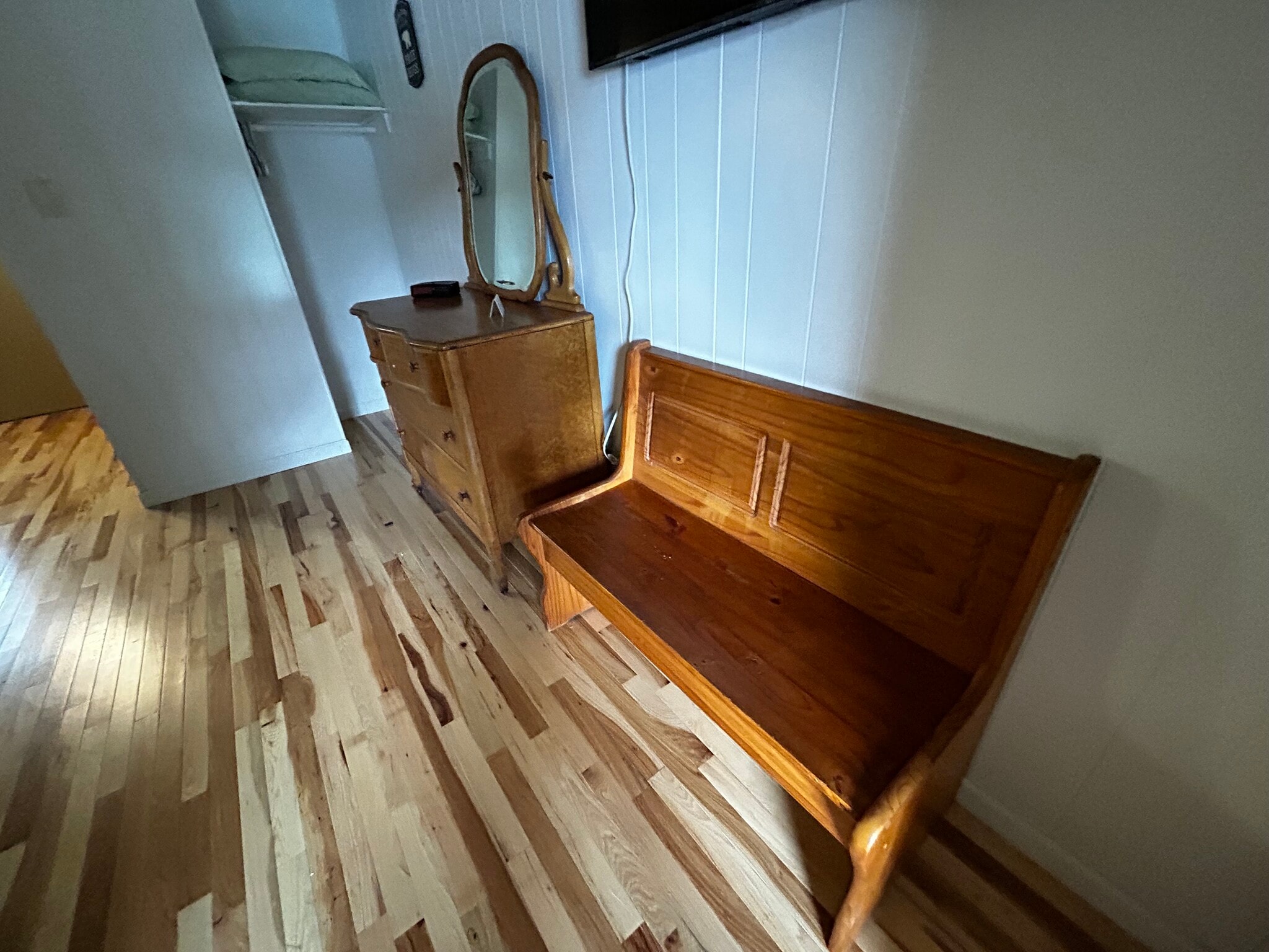 55" Samsung Smart TV - 302 Lake Ave