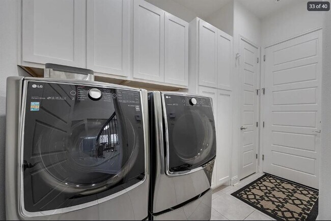 Building Photo - 4208 Bonanza Dr