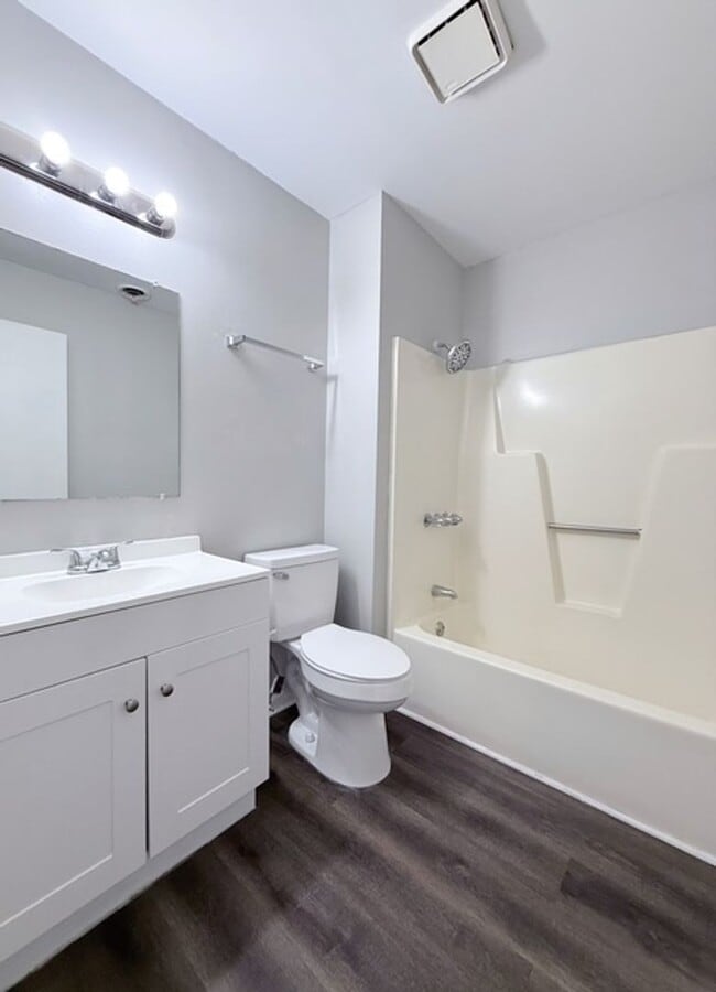 Building Photo - 309 Ingram St