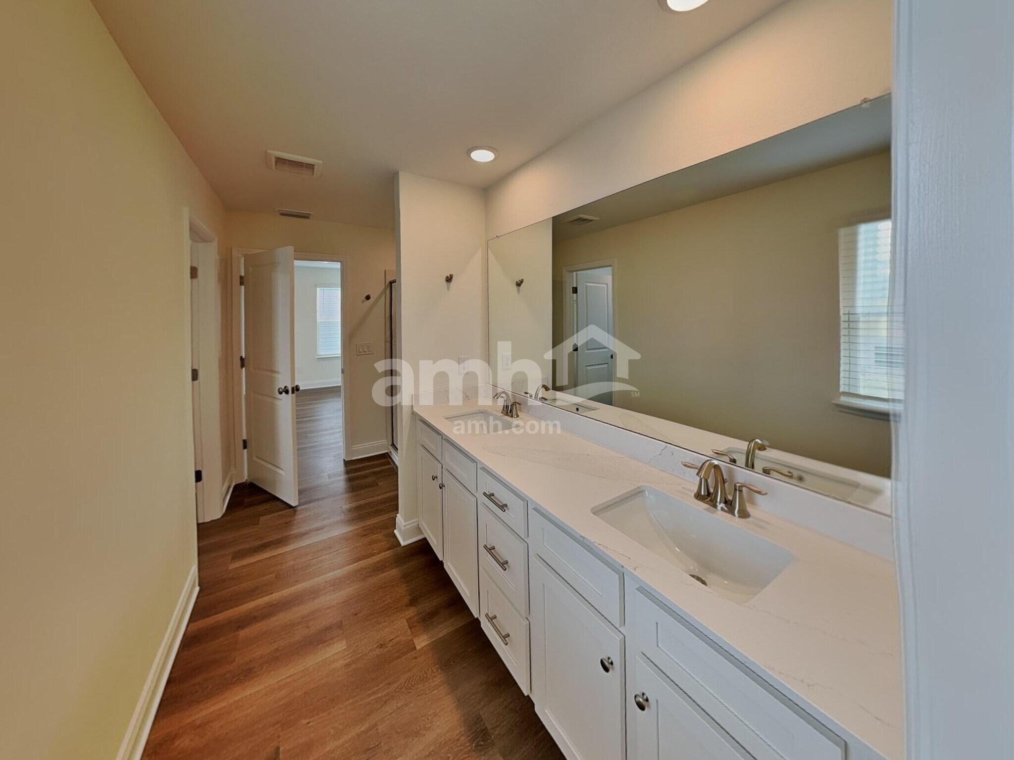 Building Photo - 5654 Oesterle Rd