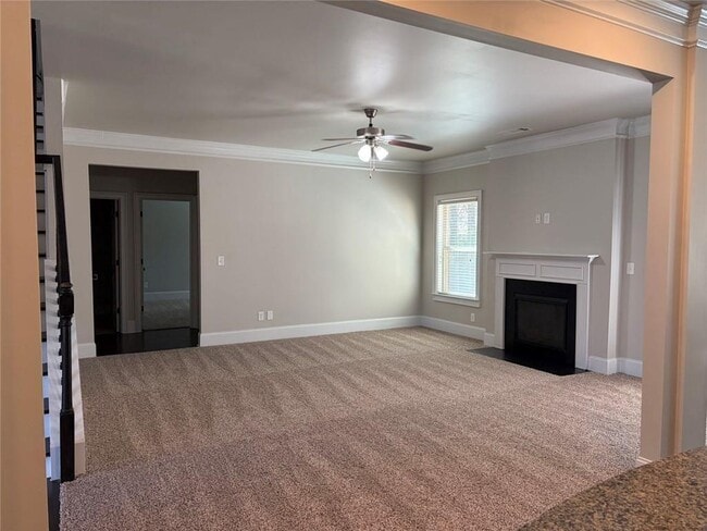 Building Photo - 410 Live Oak Pass