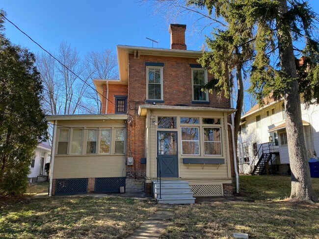 Building Photo - 102 N Washington St